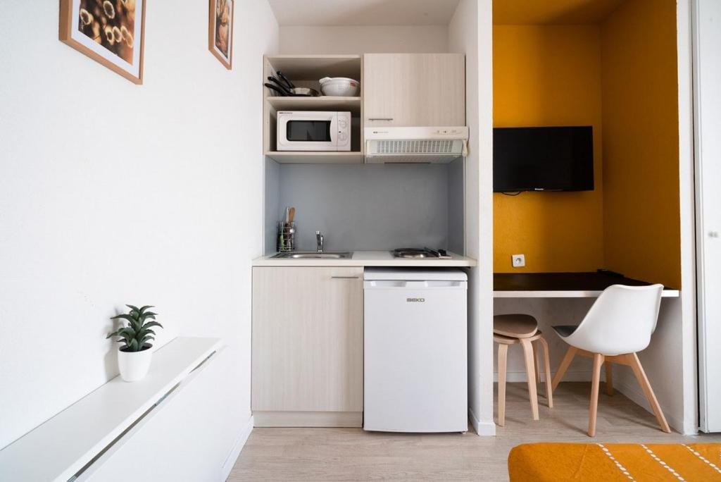 Joli Studio, Clim Proche Gare Et Centre Ville Lourdes Luaran gambar
